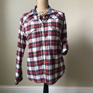 Plaid flannel snap down women’s top size M